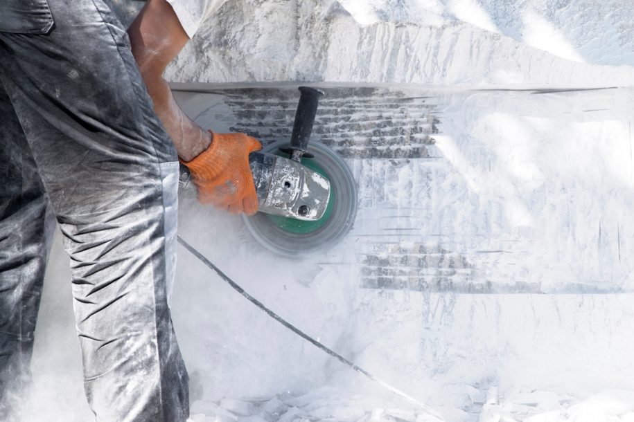 Kilaukan Kembali Granit Yang Memudar Dengan Alat Dan Cara Poles Granit Berikut Ini!