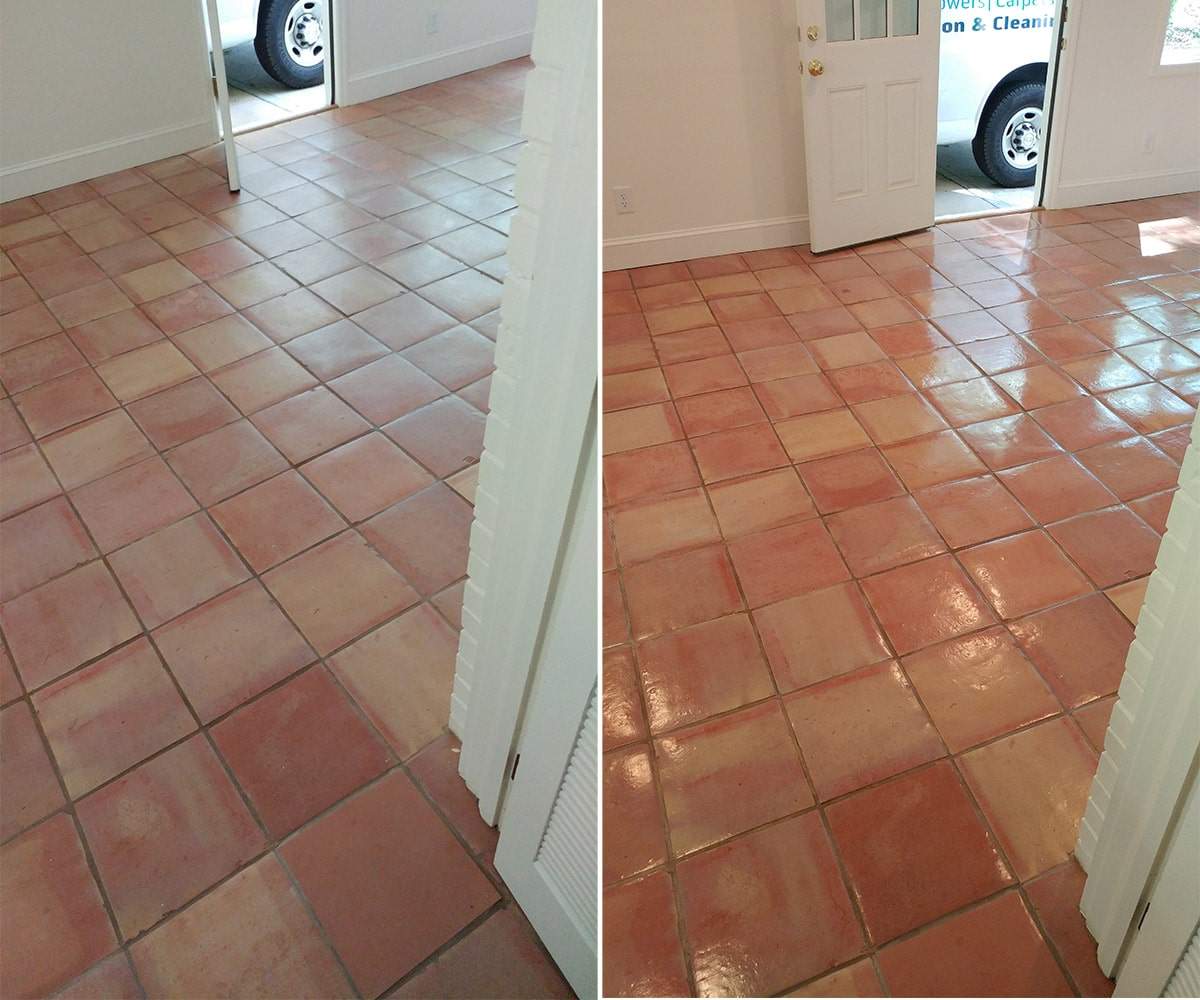 Cara Mengkilapkan Lantai Tegel Menggunakan Ampas Kelapa